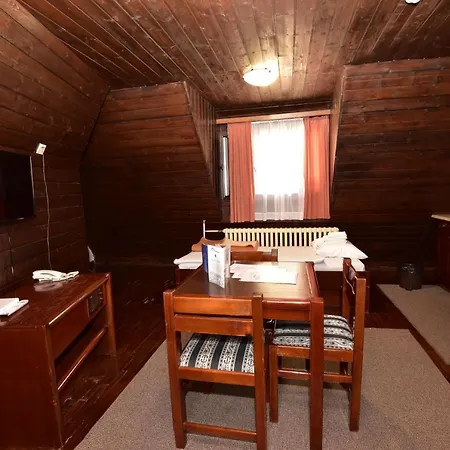 Aparthotel Jat *