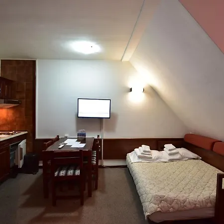 Jat Aparthotel *