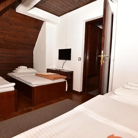 Apartmanhotel Jat 3*